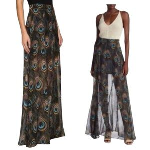 Like New Show Me Your Mumu
Peacock Feather Maxi Skirt Size Small